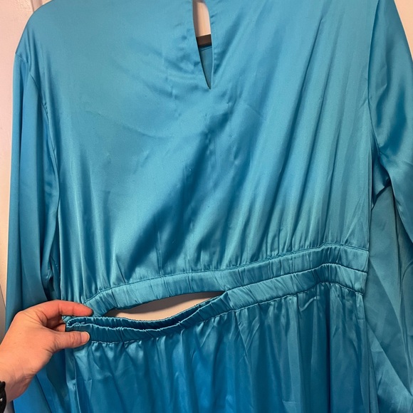 The Drop Long Sleeve Cutout Dress - Picture 5 of 9